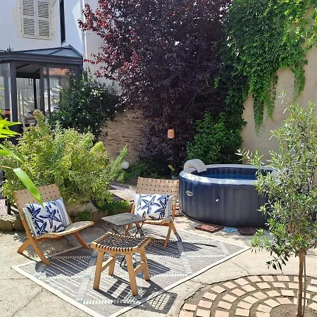 ゲストハウス D'hote Le Jardin Des Thermes 3*